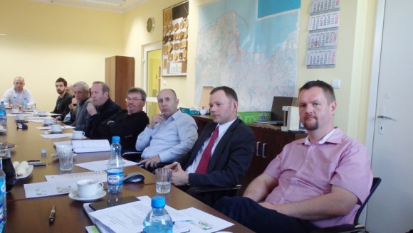 Inicjatywa klastra drzewnego w Czarnej Wodzie Przemysł, BIZNES - 21 kwietnia w Czarnej Wodzie z inicjatywy Burmistrza Czarnej Wody oraz zarządu firmy STEICO sp. z o.o. podpisano list intencyjny w sprawie utworzenia pomorskiego klastra drzewnego "Czarna Woda".