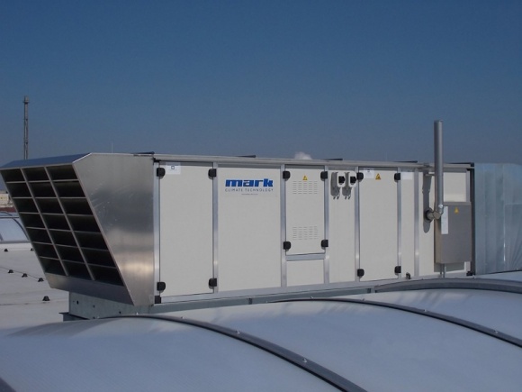 Centrale wentylacyjno-grzewcze Mark Klimat w chmielowskiej fabryce Pilkington Przemysł, BIZNES - Nowo rozbudowany zakład produkcyjny Pilkington Automotive Poland w Chmielowie została wyposażona w najwyższej klasy centrale Mark Klimat z odzyskiem ciepła. Urządzenia te posiadają certyfikat efektywności energetycznej RLT.