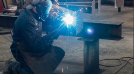 ADMT planuje wzrost zatrudnienia Przemysł, BIZNES - Podlaski producent konstrukcji stalowych ADMT S.A., planuje w najbliższym czasie zatrudnić nawet kilkadziesiąt nowych osób. Powód? Rozszerzenie profilu działalności, rozbudowa parku maszynowego i realizacja kolejnych kontraktów.