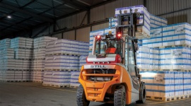 Jak sprawić, by kolejny grudzień w magazynie był prostszy? Przemysł, BIZNES - Koniec roku nieodmiennie wiąże się ze skokową zwyżką obrotów i szczytami logistycznymi, wymuszającymi zwiększenie przepustowości. Co można zrobić już dziś, by sprawnie przepracować kolejny grudzień?