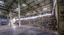 Paliwa alternatywne, czyli drugie życie foliowej torebki Przemysł, BIZNES - Tegoroczna Akcja Sprzątanie świata (15-17 września) odbywa się pod hasłem „Nie ma śmieci – są surowce”. O tym, że wiele przedmiotów można powtórnie wykorzystać, wie polska branża cementowa.