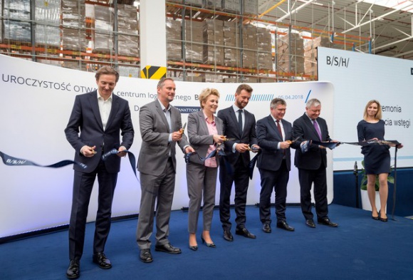 Panattoni Europe ukończył pierwszy obiekt Central European Logistics Hub Przemysł, BIZNES - Panattoni Europe, lider rynku nieruchomości przemysłowych w Europie, zakończył budowę wielkopowierzchniowego centrum logistycznego dla BSH Sprzęt Gospodarstwa Domowego.