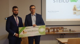 STEICO nagrodziło trzy dyplomowe projekty budynków Przemysł, BIZNES - Trzej absolwenci politechnicznych wydziałów budownictwa zostali laureatami IV edycji konkursu firmy STEICO. Gratyfikacją za trud włożony w napisanie pracy dyplomowej są nagrody pieniężne, ale równie cenna jest zdobyta wiedza, która zaprocentuje w życiu zawodowym.