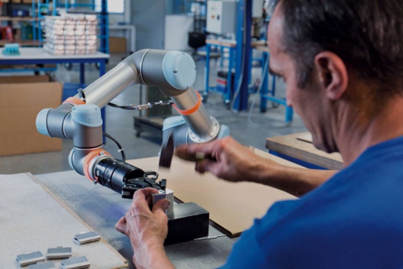 6% wzrost sprzedaży robotów na świecie i 40% w Polsce wg raportu IFR