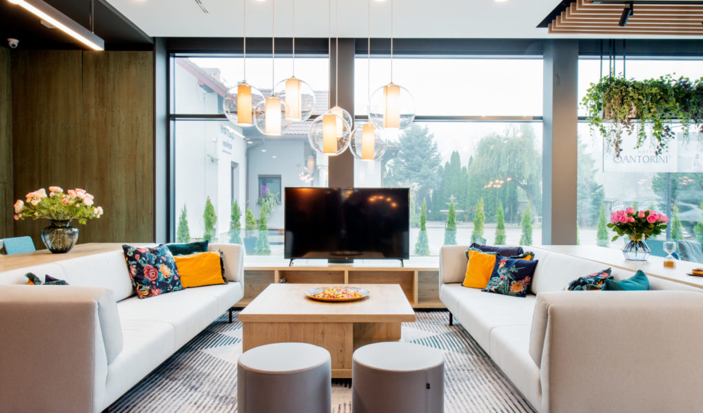 ARTIST YOURSELF – KREATYWNE WARSZTATY Z YLANEM ANOUFA W IBIS STYLES KRAKÓW SANTORINI