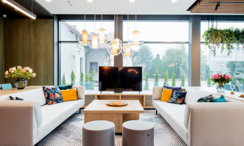 ARTIST YOURSELF – KREATYWNE WARSZTATY Z YLANEM ANOUFA W IBIS STYLES KRAKÓW SANTORINI