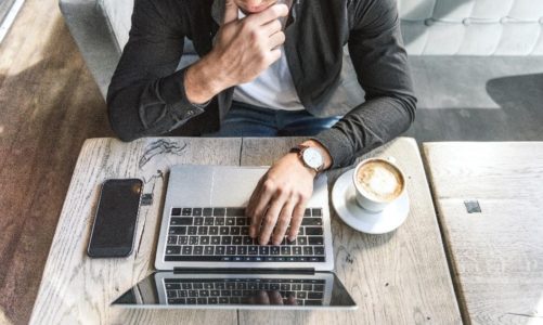 Pracownicy lubią pracę zdalną. Jak wówczas zapewnić bezpieczeństwo firmowych danych?