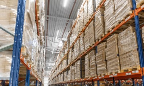 Ergonomia i bezpieczeństwo – LED-owe oświetlenie magazynów