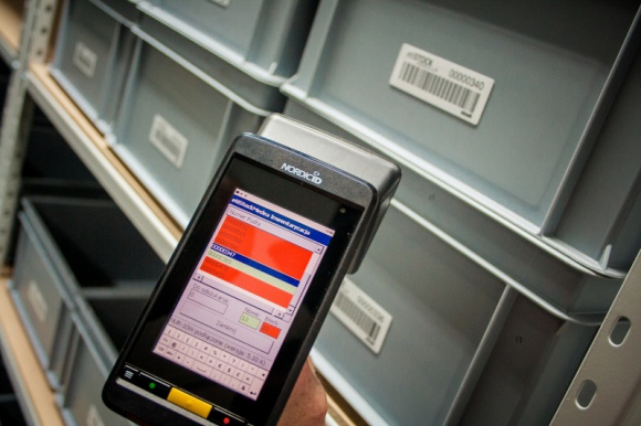 Etykiety RFID w pojemnikach wielokrotnego użytku w przemyśle Przemysł, BIZNES - Automatyzacja produkcji przemysłowej nie będzie jednak możliwa bez wykorzystania pojemników wielokrotnego użytku, na których znajdować będą się etykiety RFID.