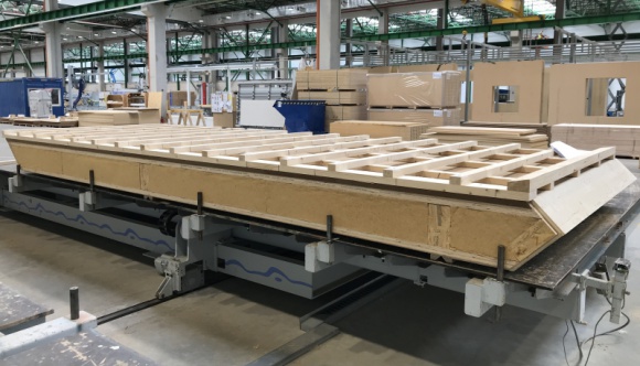 Na prefabrykacji zyskują projektanci, wykonawcy i użytkownicy budynków Przemysł, BIZNES - Prefabrykacja to sposób na unowocześnienie i dynamizację rynku budownictwa drewnianego.