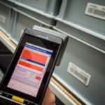 Etykiety RFID w pojemnikach wielokrotnego użytku w sektorze przemysłowym.