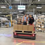 Autonomiczny robot mobilny MiR500 obniża koszty transportu w Schneider Electric