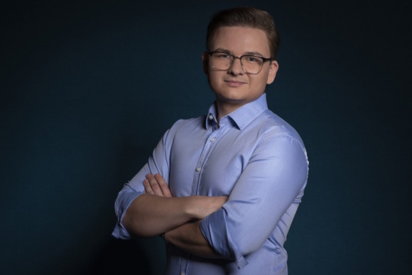 Największe instalacje OZE. Wśród krajów z rekordowymi inwestycjami PV...Polska Gospodarka, BIZNES - Wymykające się przyjętym standardom inwestycje, wciąż wzbudzają dużo emocji w branży energetycznej. W kategorii powierzchni i przepustowości prym wiodą przede wszystkim elektrownie fotowoltaiczne, wspierane przez czołowe gospodarki regionalne.