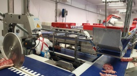 20 lat Plan SC - producenta konstrukcji ze stali nierdzewnej Przemysł spożywczy, BIZNES - W Polsce znają ich liczni producenci mięsa i drobiu, ale też budowniczowie aquaparków czy hoteli. Tworzą konstrukcje ze stali nierdzewnej i dopasowaną do nich automatykę przemysłową. To nowosądecka firma „Plan” S.C. Właśnie świętuje swoje 20 urodziny.