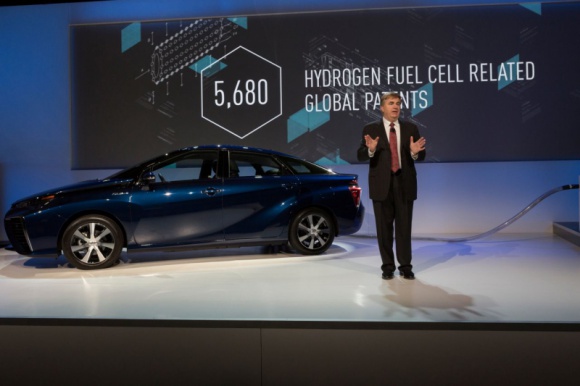 Toyota zgłosiła najwięcej patentów na świecie Motoryzacja, BIZNES - Co roku marki samochodowe składają tysiące wniosków patentowych na nowo opracowane technologie. Producenci samochodów są w trakcie technologicznego wyścigu zbrojeń w związku z szybką transformacją branży motoryzacyjnej.
