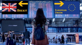 Brexit szansą dla polskiego biznesu? Gospodarka, BIZNES - Brexit już teraz mocno wpływa na biznes. Brytyjskie firmy, chcąc zapewnić sobie swobodę handlu z Europą, przenoszą się lub zakładają oddziały m.in. w Holandii i Austrii. Na tym trendzie skorzystać mogłaby także Polska.