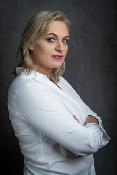 Edukacja sektora energetycznego w dobie transformacji Edukacja, BIZNES - Polityka energetyczna stawia przed nami ambitne cele. Eksperci alarmują, że nie ma już czasu, aby nie angażować w transformację wszystkich dostępnych zasobów. Dlatego też tak istotna jest kwestia aktywnej edukacji sektora, w tym pod kątem zielonych miejsc pracy.